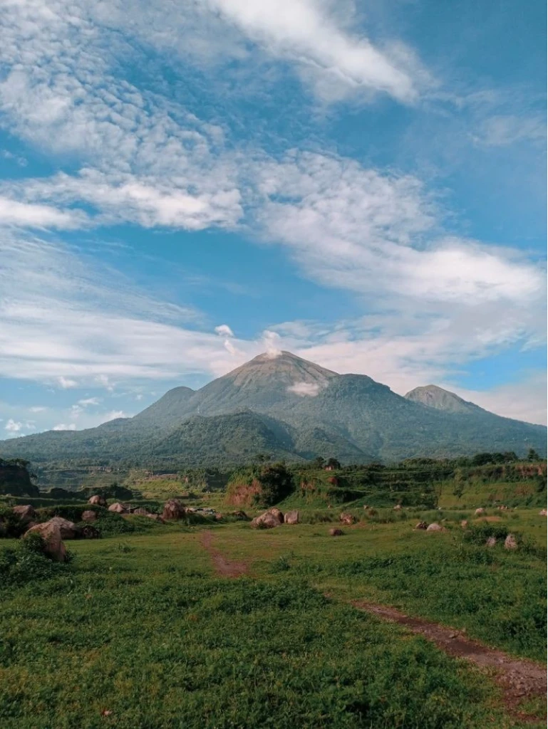 gunung penanggungan di Mojokerto