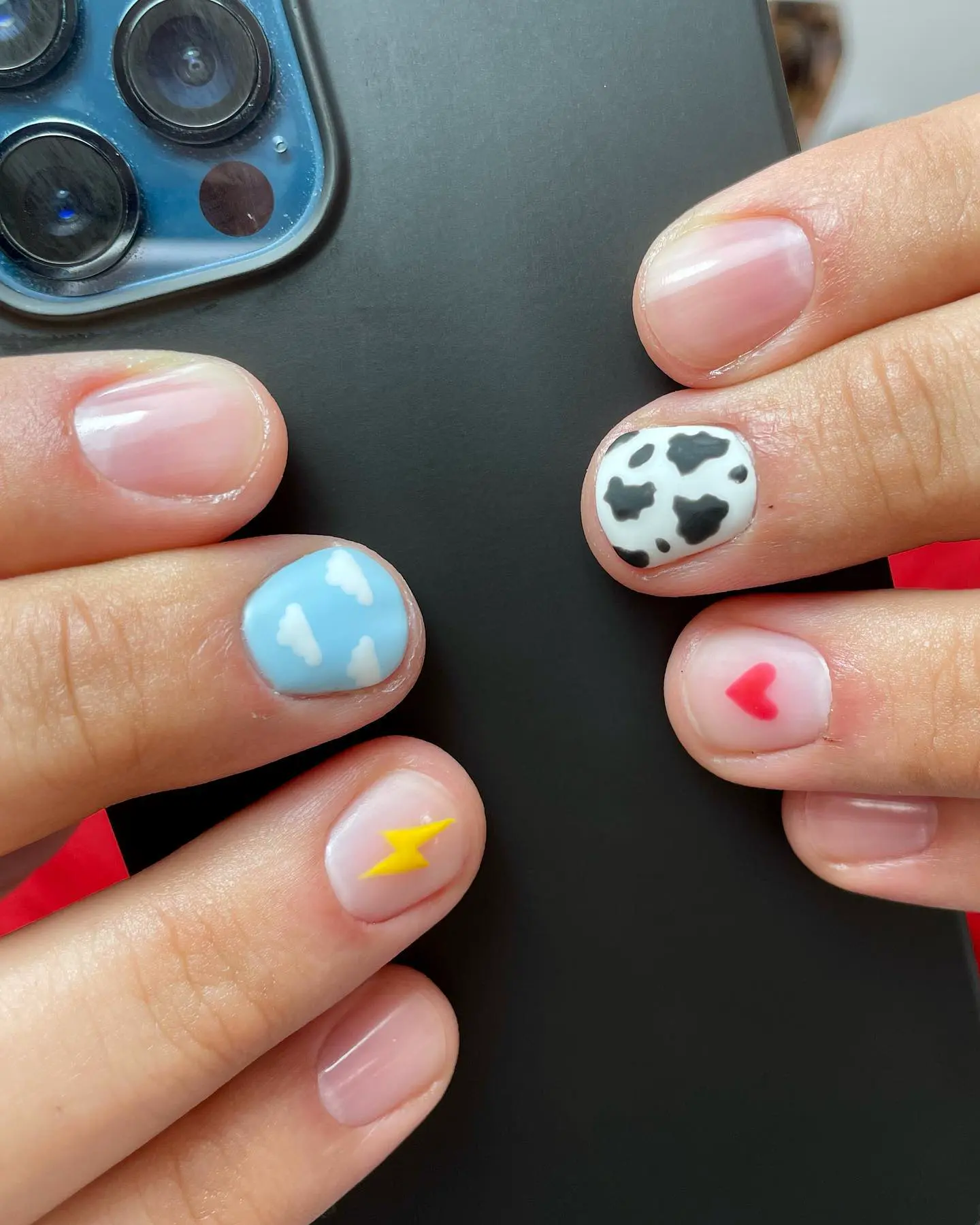 5 Tren Nail Art Cowok Terkini