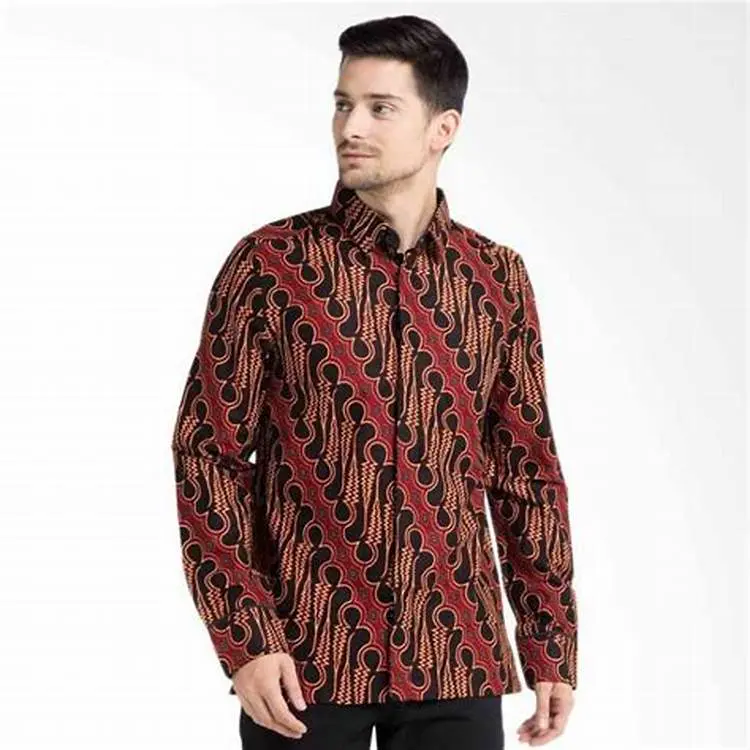 Style Batik Pria Saat Kondangan